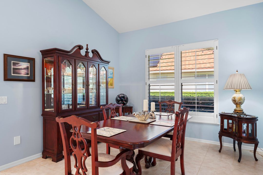 合同活跃: $525,000 (2 贝兹, 2 浴室, 2157 平方英尺)