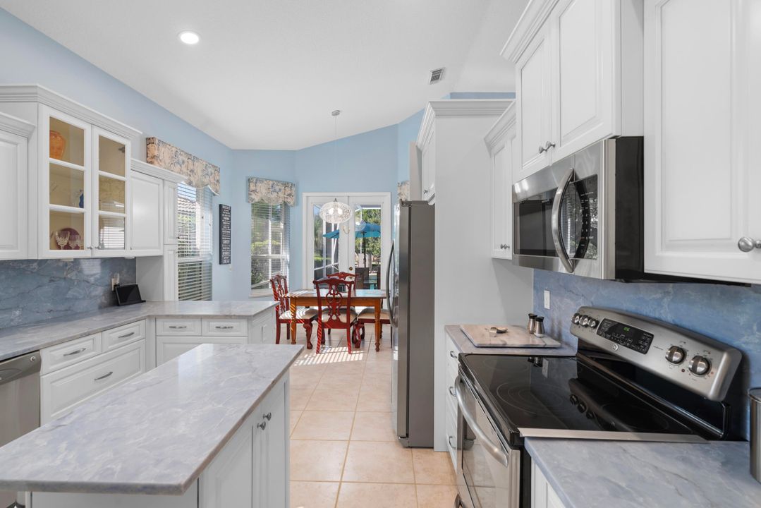 合同活跃: $525,000 (2 贝兹, 2 浴室, 2157 平方英尺)