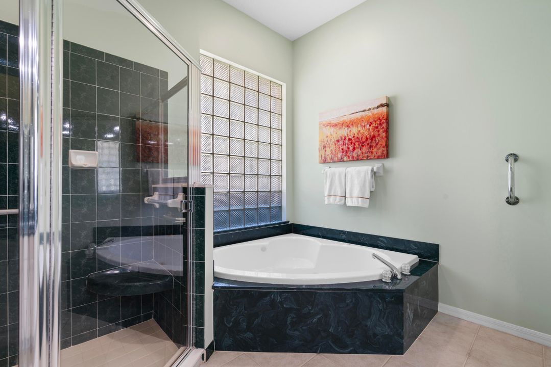 合同活跃: $525,000 (2 贝兹, 2 浴室, 2157 平方英尺)