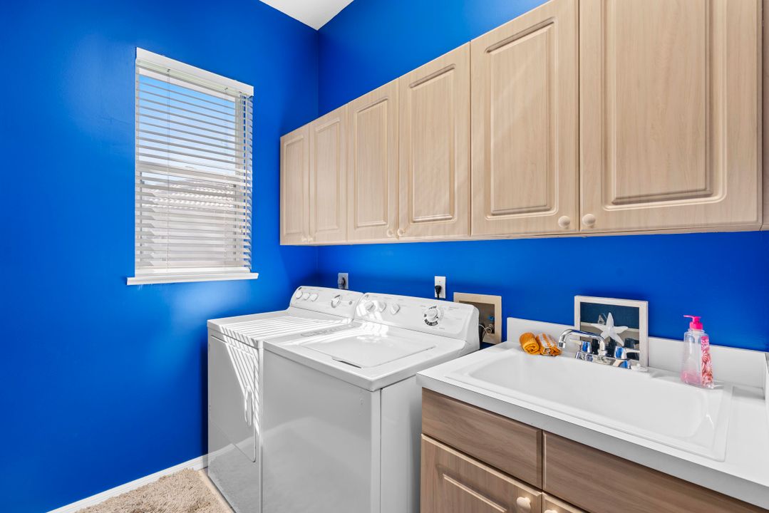 合同活跃: $525,000 (2 贝兹, 2 浴室, 2157 平方英尺)