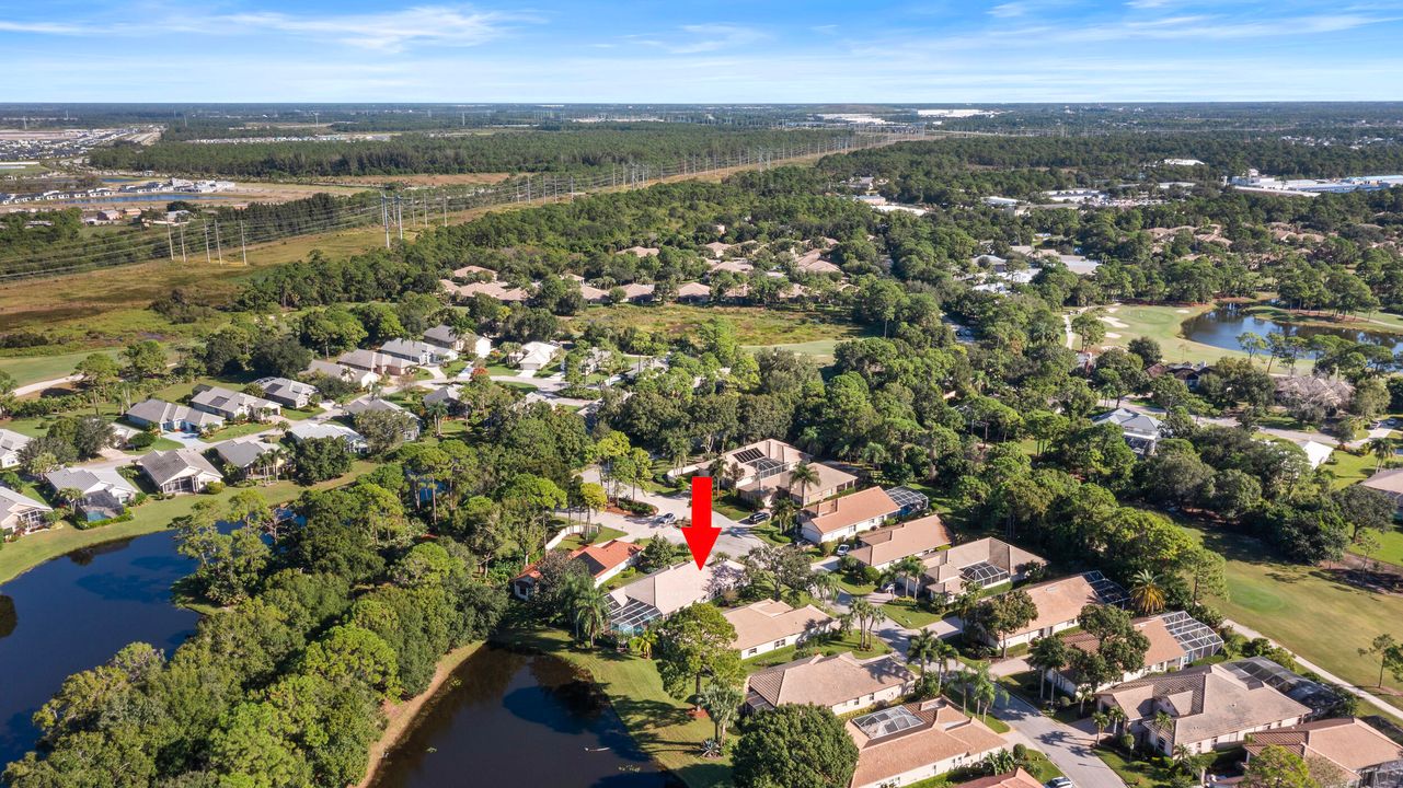 合同活跃: $525,000 (2 贝兹, 2 浴室, 2157 平方英尺)