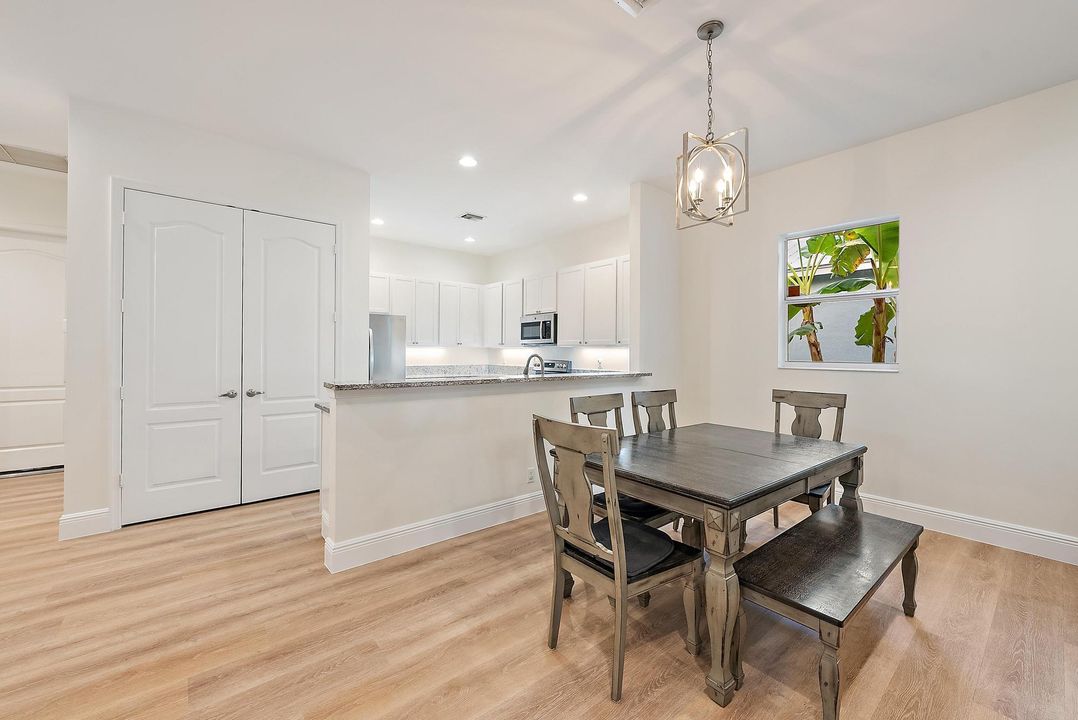 待售: $694,000 (3 贝兹, 2 浴室, 1613 平方英尺)