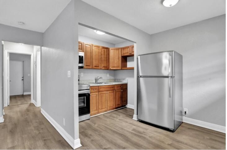 For Rent: $1,700 (2 beds, 1 baths, 715 Square Feet)