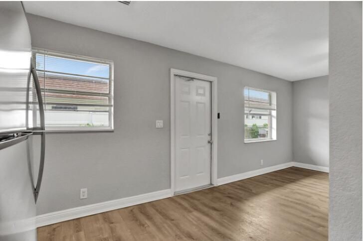 For Rent: $1,700 (2 beds, 1 baths, 715 Square Feet)