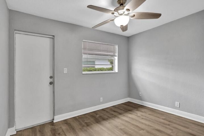 For Rent: $1,700 (2 beds, 1 baths, 715 Square Feet)