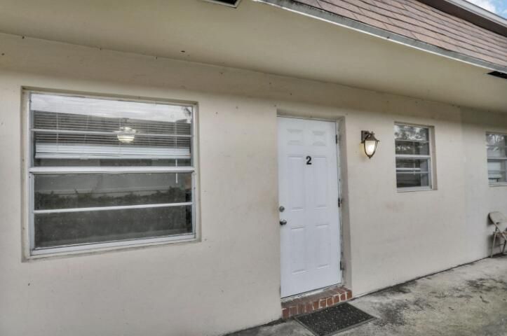 For Rent: $1,700 (2 beds, 1 baths, 715 Square Feet)