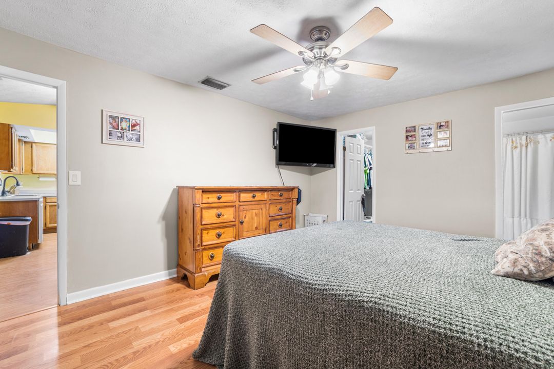 Active With Contract: $345,000 (3 beds, 2 baths, 1490 Square Feet)