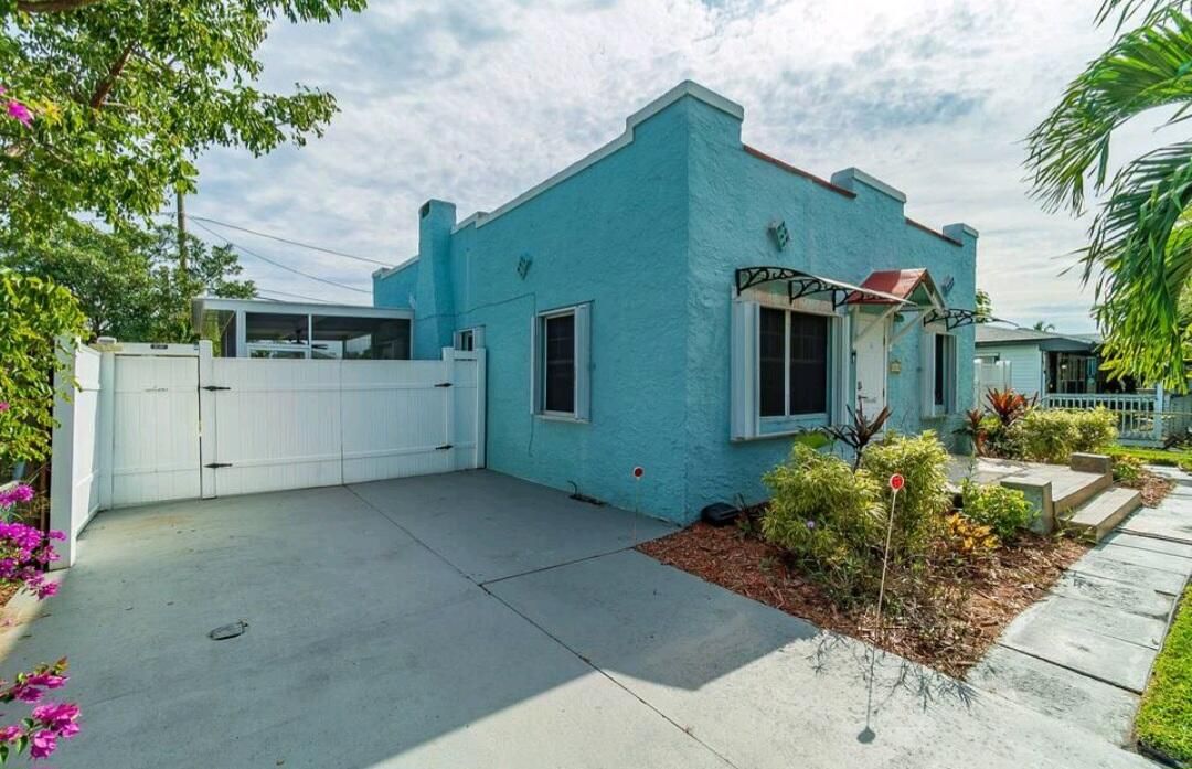 For Sale: $525,000 (3 beds, 2 baths, 1480 Square Feet)