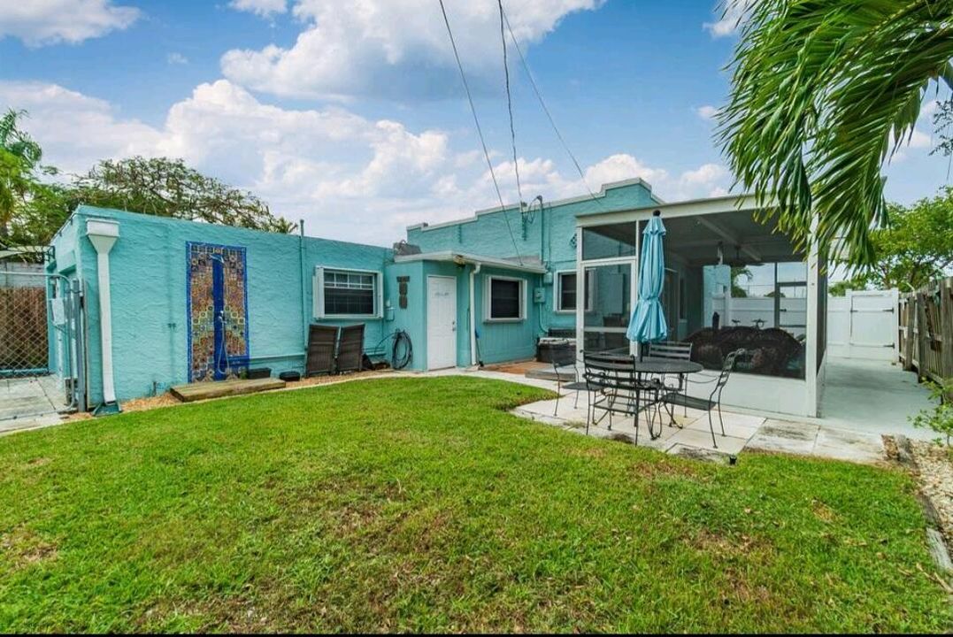 For Sale: $525,000 (3 beds, 2 baths, 1480 Square Feet)