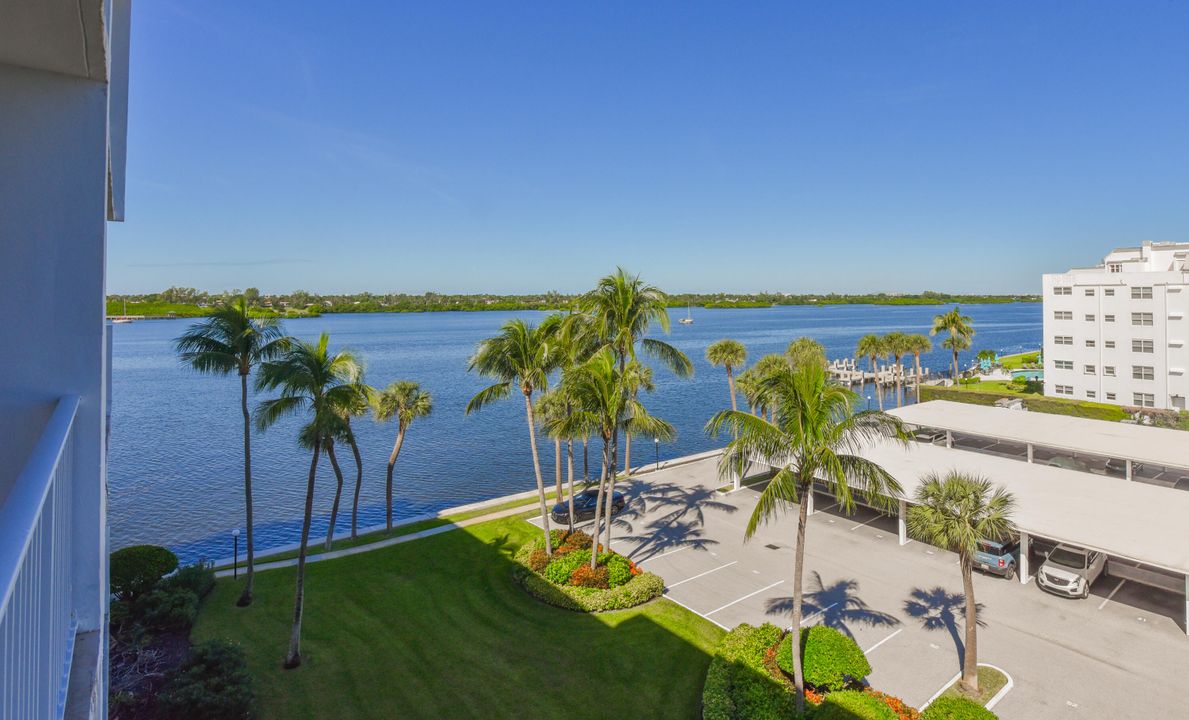 出租: $3,900 (1 贝兹, 1 浴室, 1012 平方英尺)