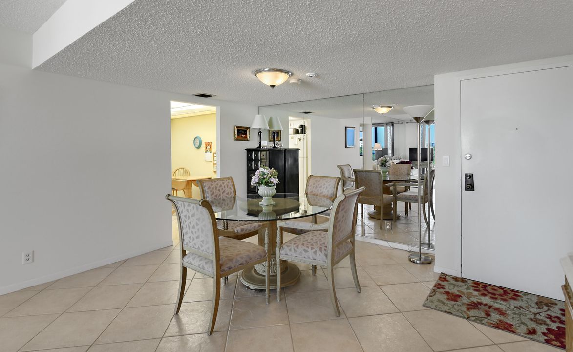 出租: $3,900 (1 贝兹, 1 浴室, 1012 平方英尺)