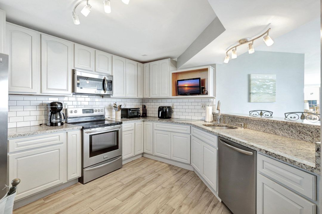 出租: $4,000 (2 贝兹, 2 浴室, 1437 平方英尺)