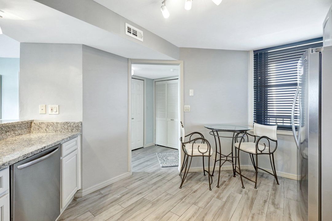 出租: $4,000 (2 贝兹, 2 浴室, 1437 平方英尺)