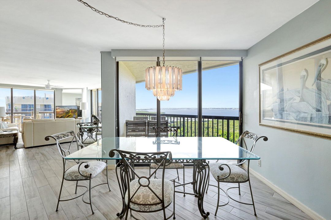 出租: $4,000 (2 贝兹, 2 浴室, 1437 平方英尺)