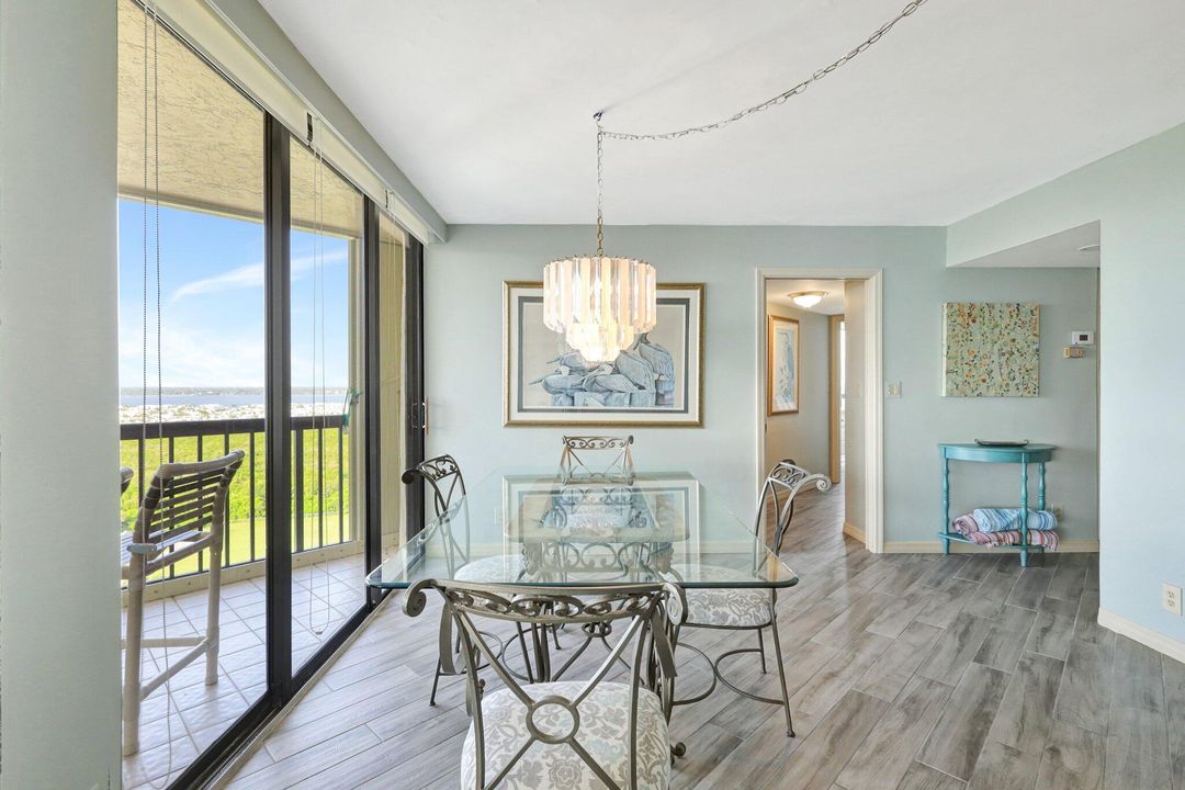 出租: $4,000 (2 贝兹, 2 浴室, 1437 平方英尺)