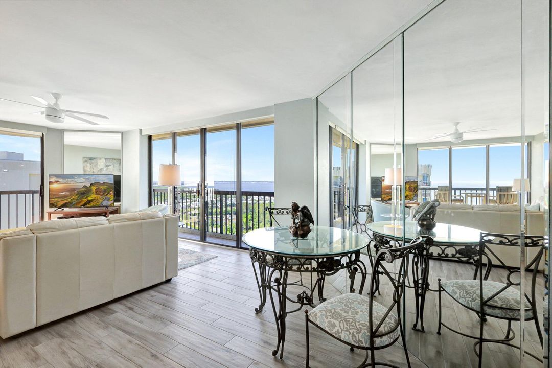 出租: $4,000 (2 贝兹, 2 浴室, 1437 平方英尺)