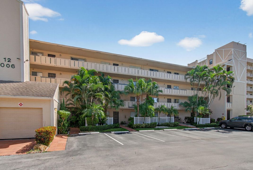 For Sale: $150,000 (2 beds, 2 baths, 1070 Square Feet)