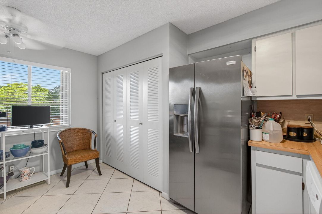 For Sale: $150,000 (2 beds, 2 baths, 1070 Square Feet)