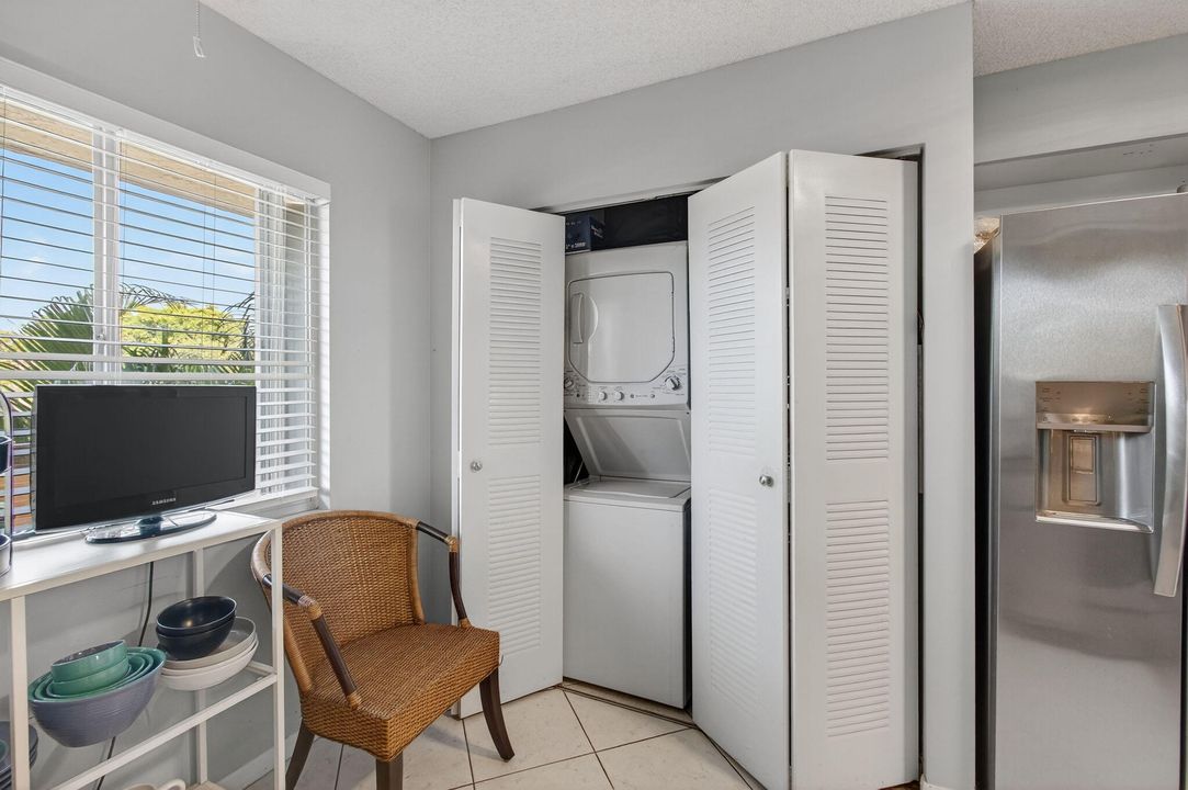 For Sale: $150,000 (2 beds, 2 baths, 1070 Square Feet)