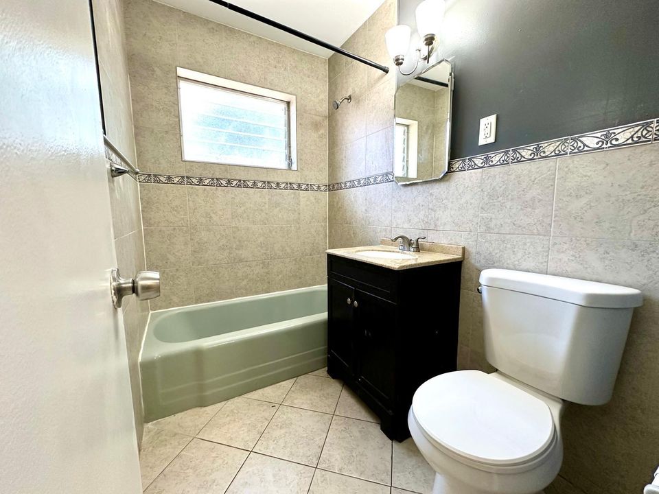 For Rent: $2,350 (3 beds, 2 baths, 1160 Square Feet)