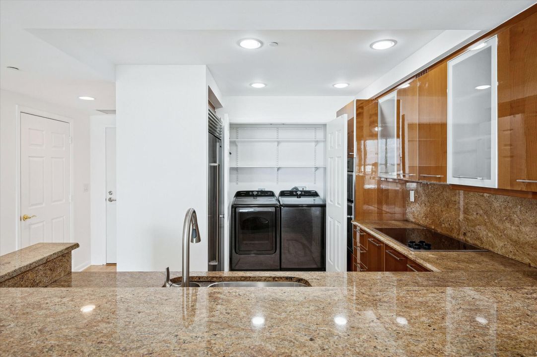 For Sale: $549,500 (1 beds, 1 baths, 1384 Square Feet)