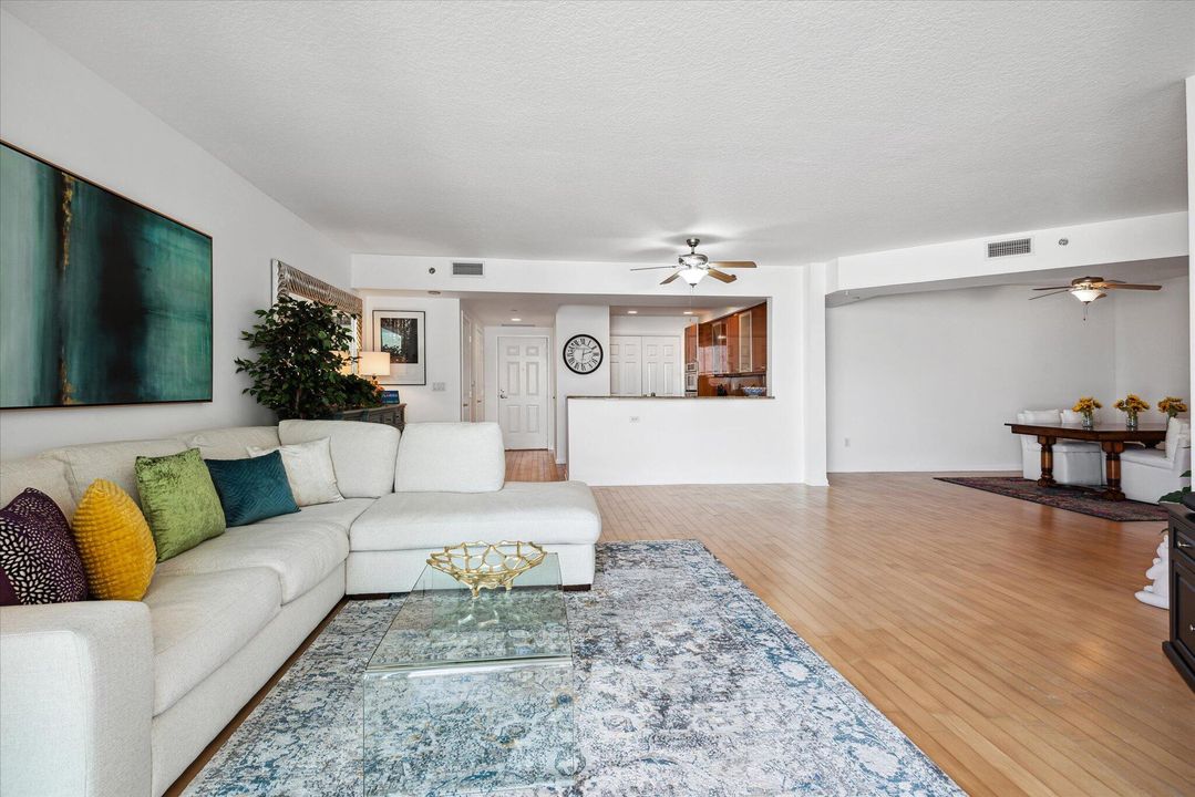 For Sale: $549,500 (1 beds, 1 baths, 1384 Square Feet)