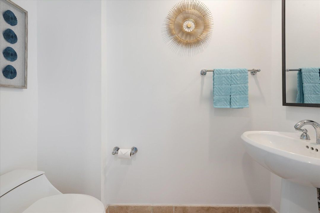 For Sale: $549,500 (1 beds, 1 baths, 1384 Square Feet)