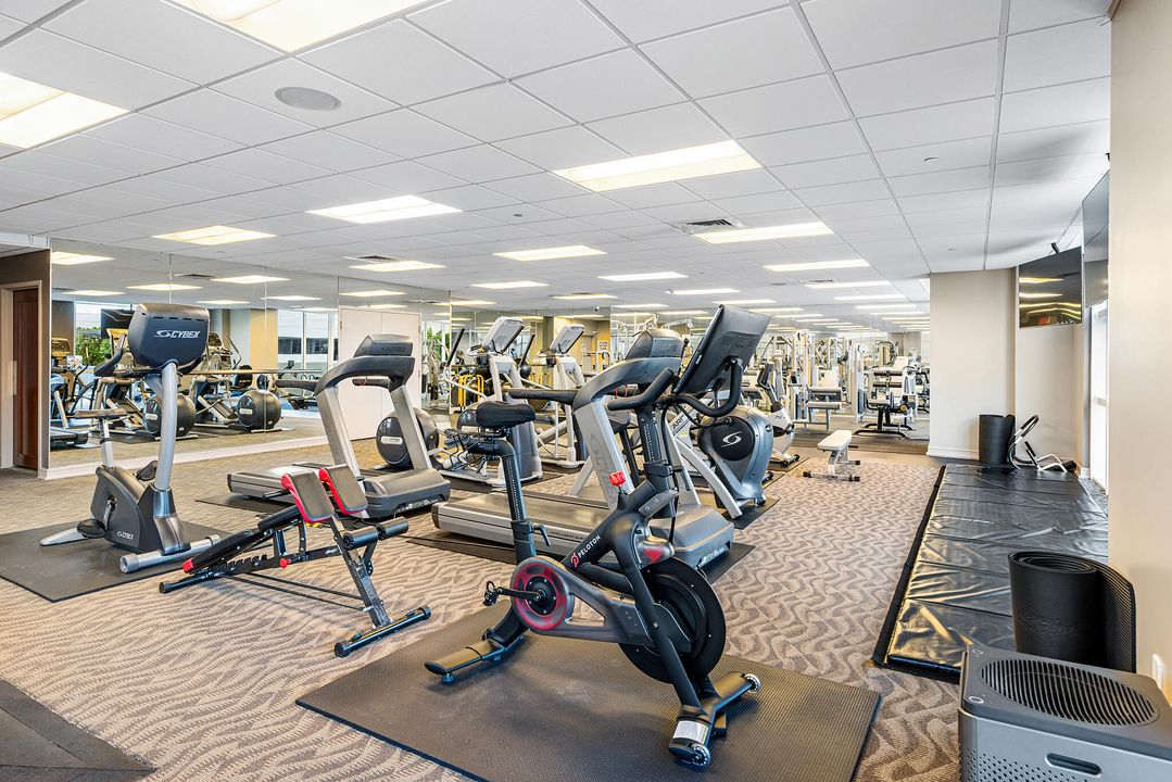 For Sale: $549,500 (1 beds, 1 baths, 1384 Square Feet)