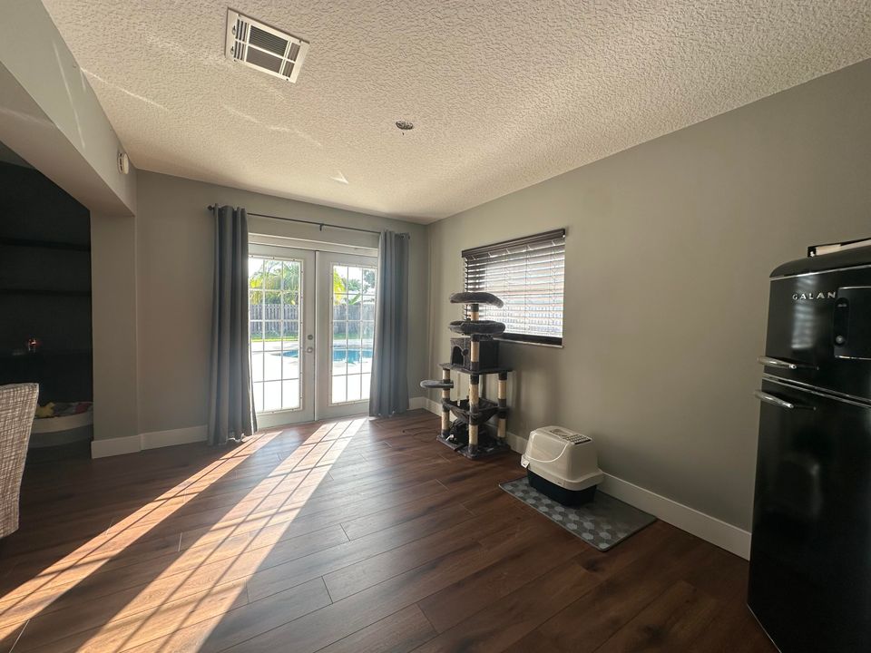 待售: $589,000 (3 贝兹, 2 浴室, 1605 平方英尺)