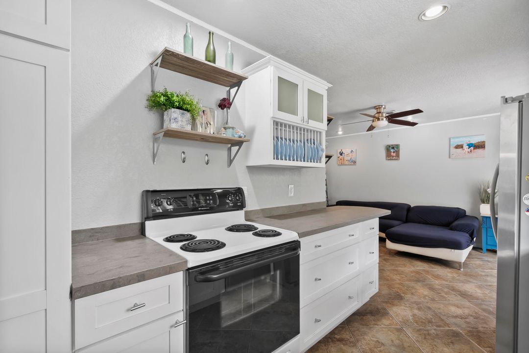 Activo con contrato: $725,000 (3 camas, 2 baños, 1426 Pies cuadrados)