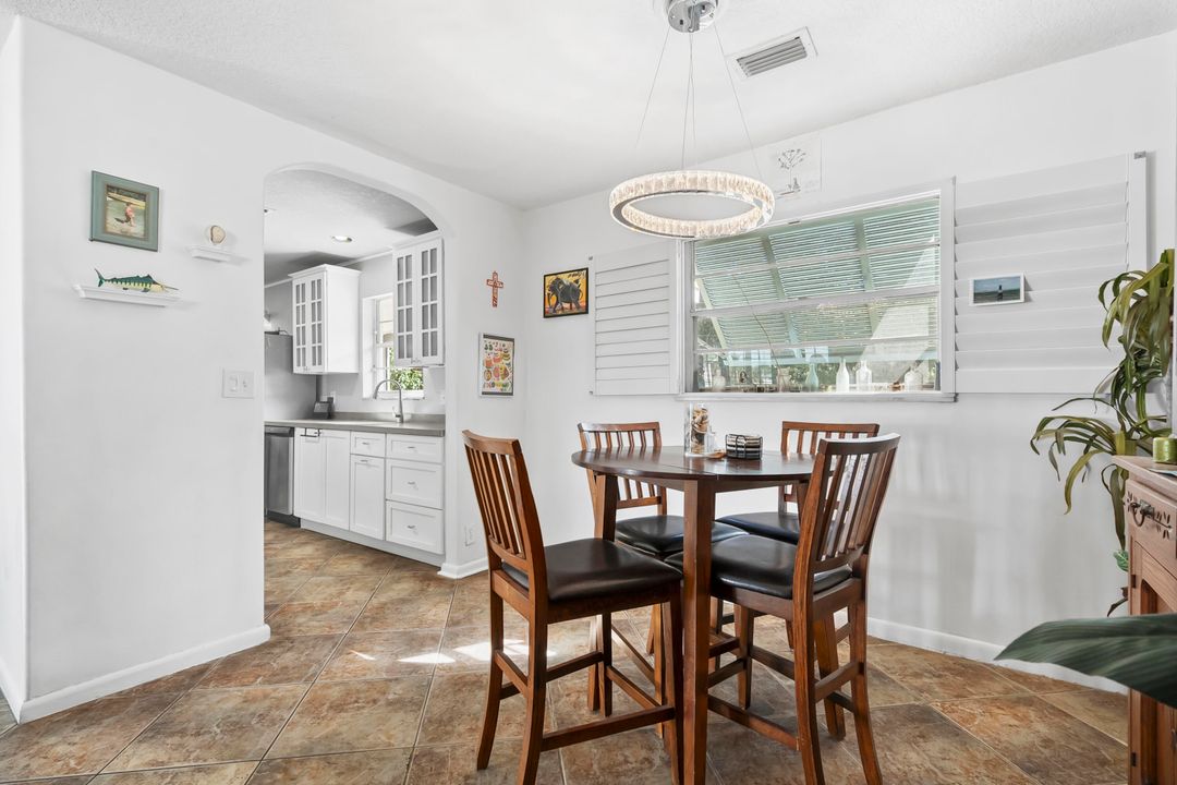 Activo con contrato: $725,000 (3 camas, 2 baños, 1426 Pies cuadrados)