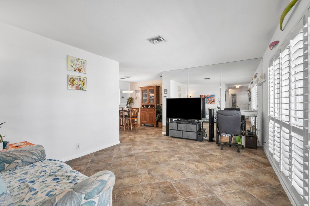 Activo con contrato: $725,000 (3 camas, 2 baños, 1426 Pies cuadrados)