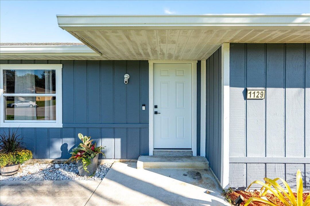 For Sale: $349,999 (3 beds, 2 baths, 1427 Square Feet)