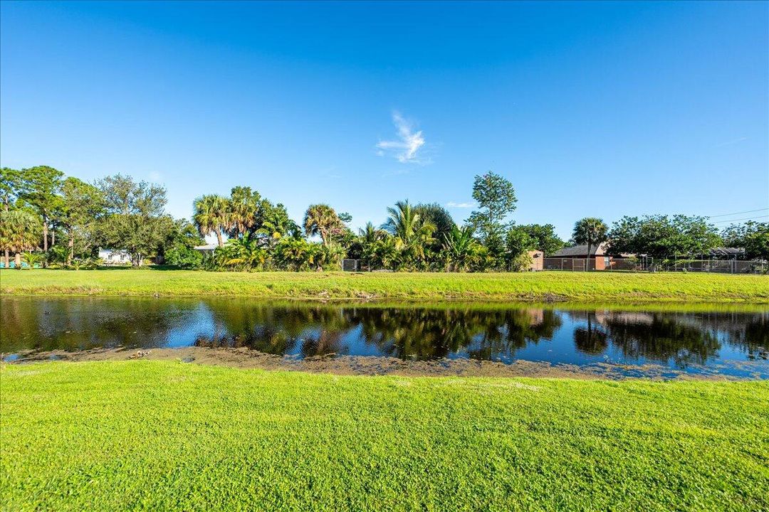 For Sale: $349,999 (3 beds, 2 baths, 1427 Square Feet)