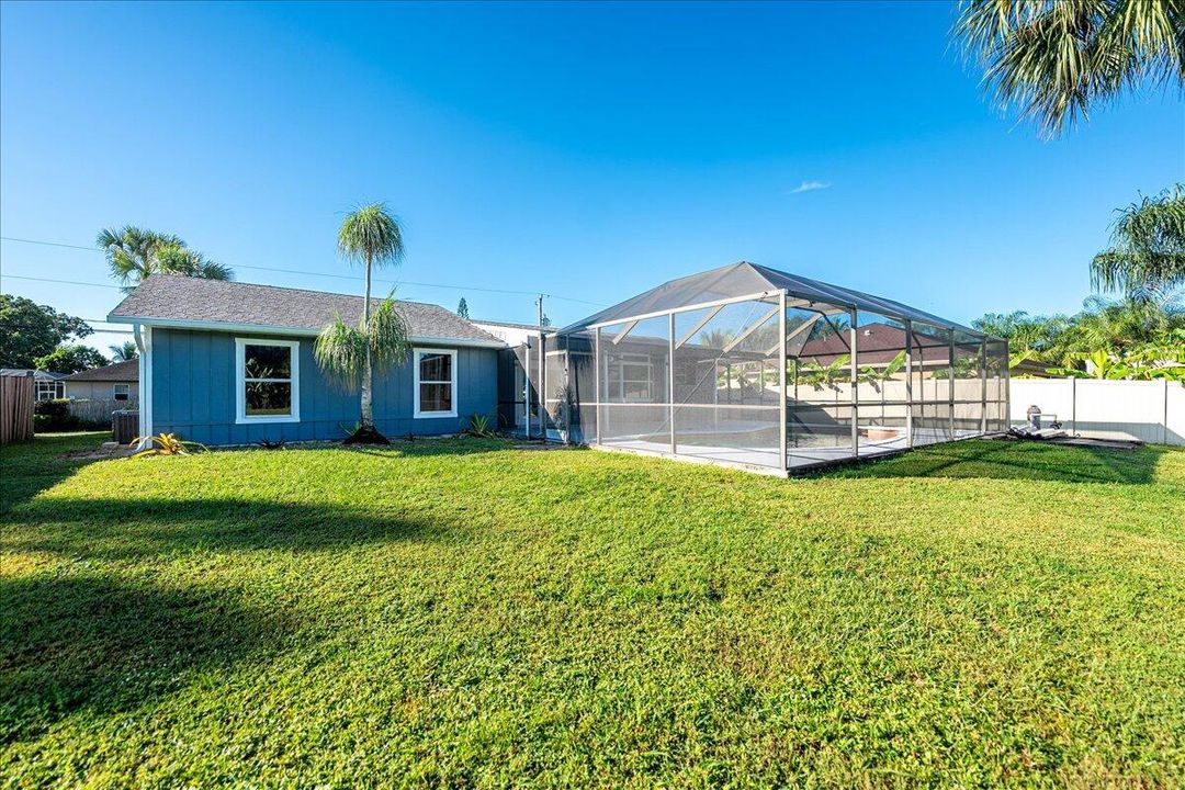 For Sale: $349,999 (3 beds, 2 baths, 1427 Square Feet)