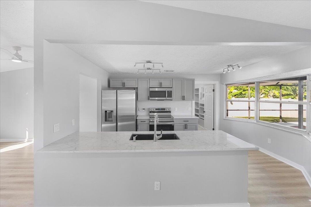 For Sale: $349,999 (3 beds, 2 baths, 1427 Square Feet)