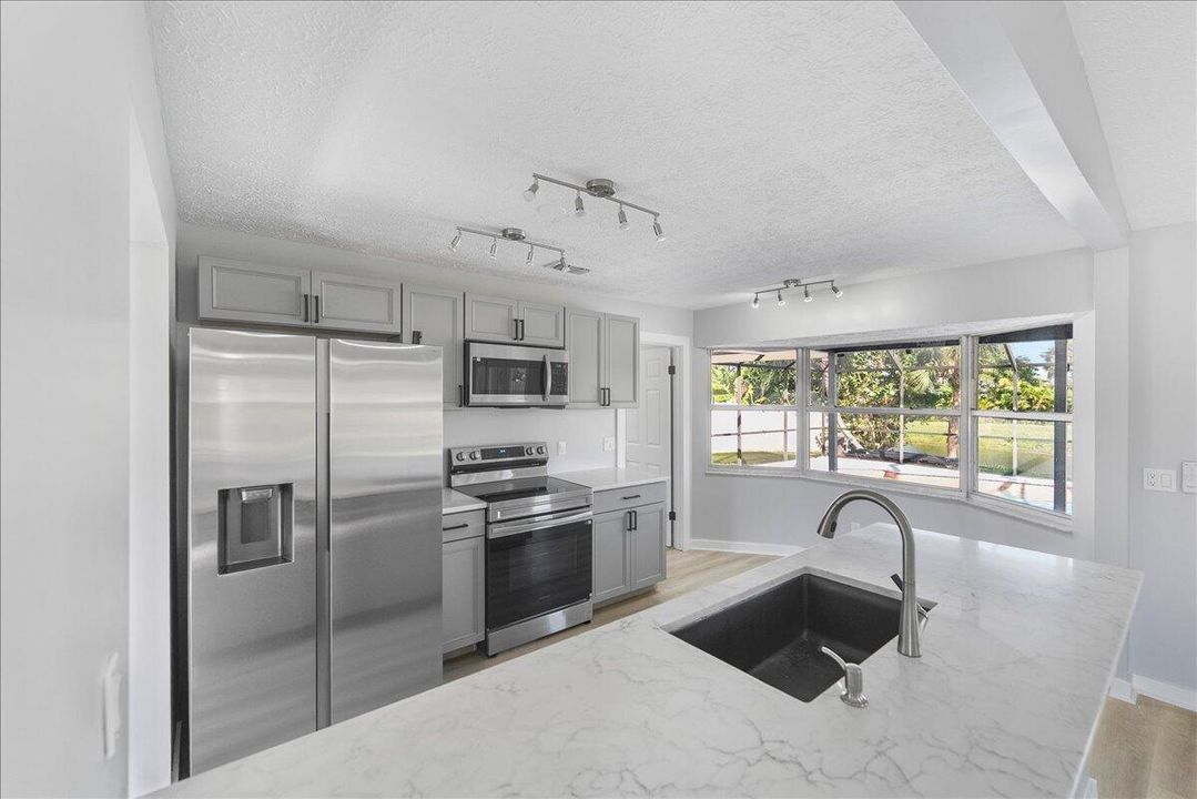 For Sale: $349,999 (3 beds, 2 baths, 1427 Square Feet)