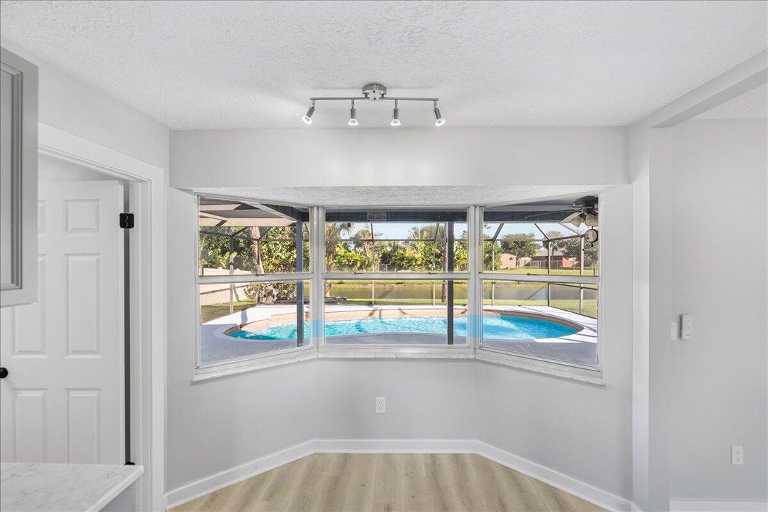 For Sale: $349,999 (3 beds, 2 baths, 1427 Square Feet)