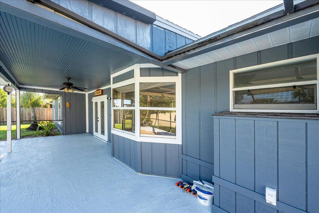 For Sale: $349,999 (3 beds, 2 baths, 1427 Square Feet)