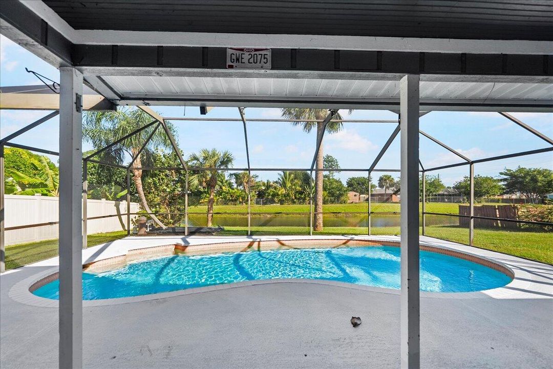 For Sale: $349,999 (3 beds, 2 baths, 1427 Square Feet)