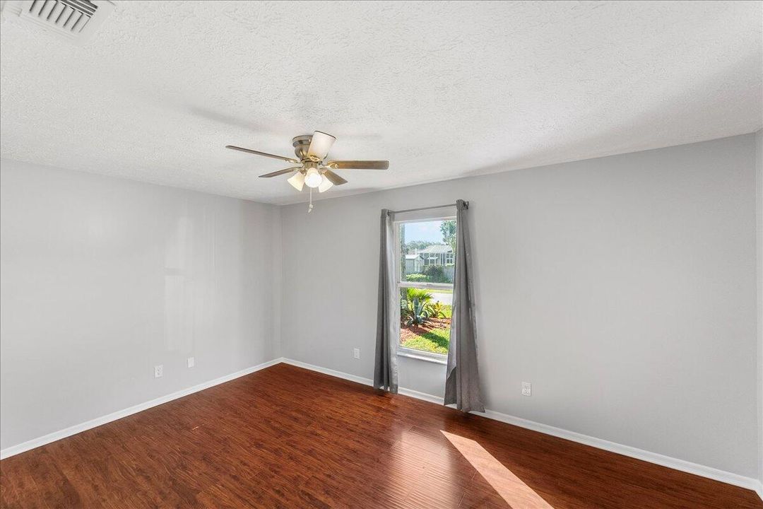 For Sale: $349,999 (3 beds, 2 baths, 1427 Square Feet)