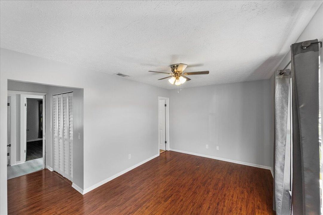 For Sale: $349,999 (3 beds, 2 baths, 1427 Square Feet)