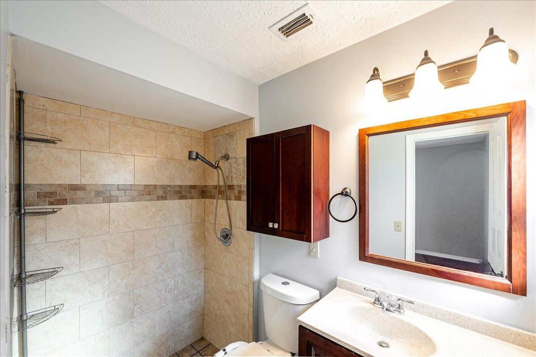 For Sale: $349,999 (3 beds, 2 baths, 1427 Square Feet)