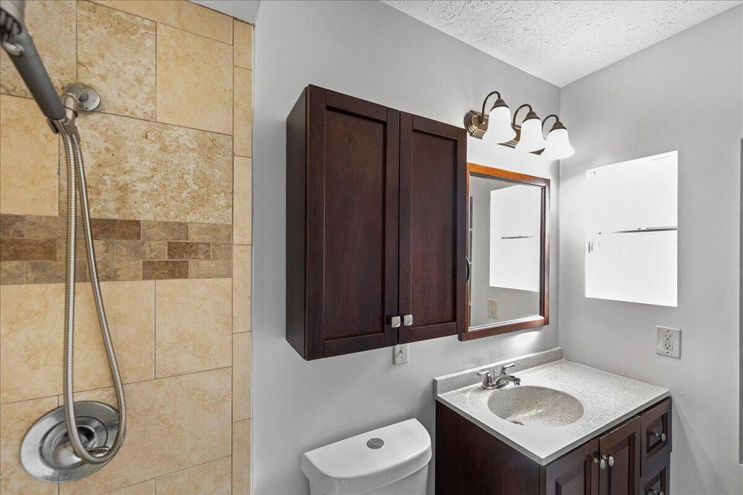 For Sale: $349,999 (3 beds, 2 baths, 1427 Square Feet)