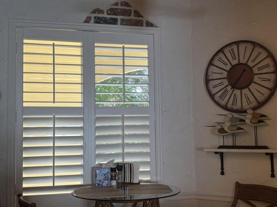 For Sale: $460,000 (2 beds, 2 baths, 1989 Square Feet)