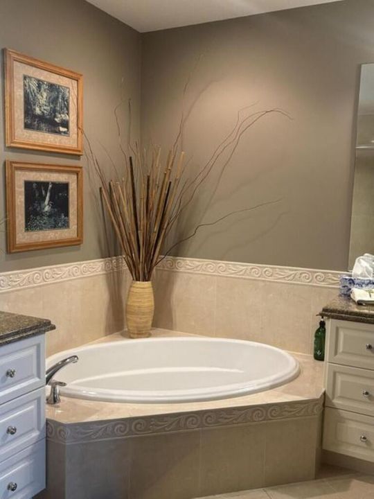 For Sale: $460,000 (2 beds, 2 baths, 1989 Square Feet)