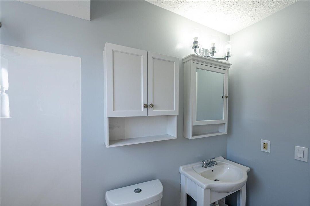 For Sale: $349,999 (3 beds, 2 baths, 1427 Square Feet)