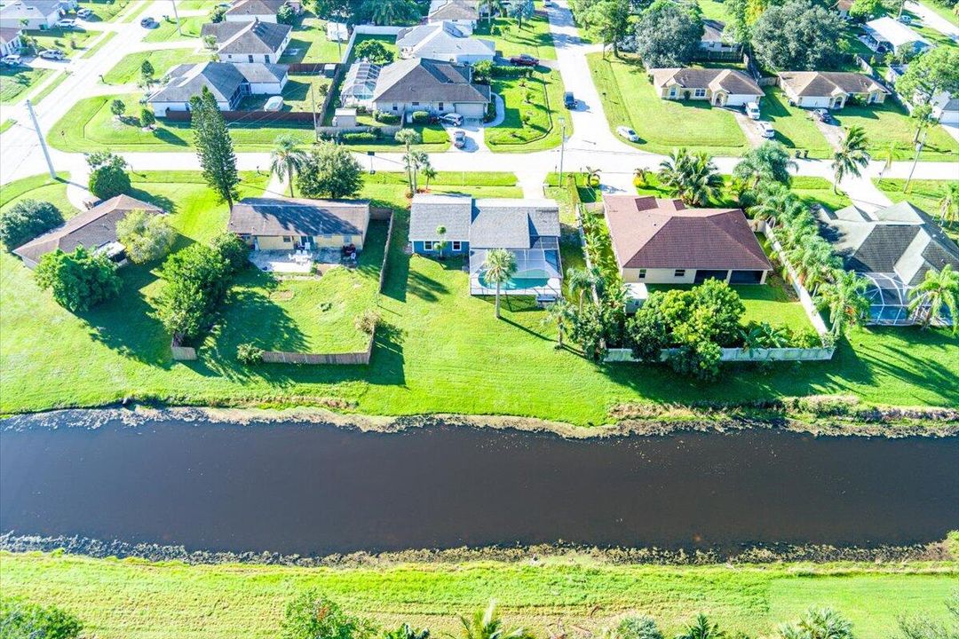 For Sale: $349,999 (3 beds, 2 baths, 1427 Square Feet)