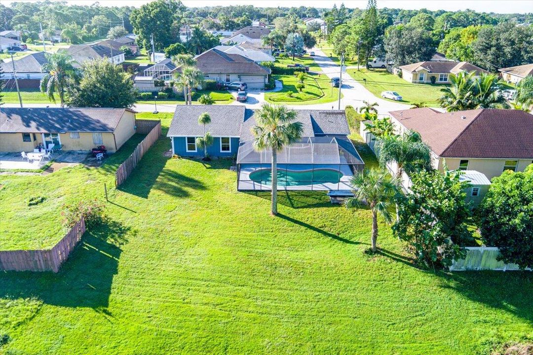 For Sale: $349,999 (3 beds, 2 baths, 1427 Square Feet)