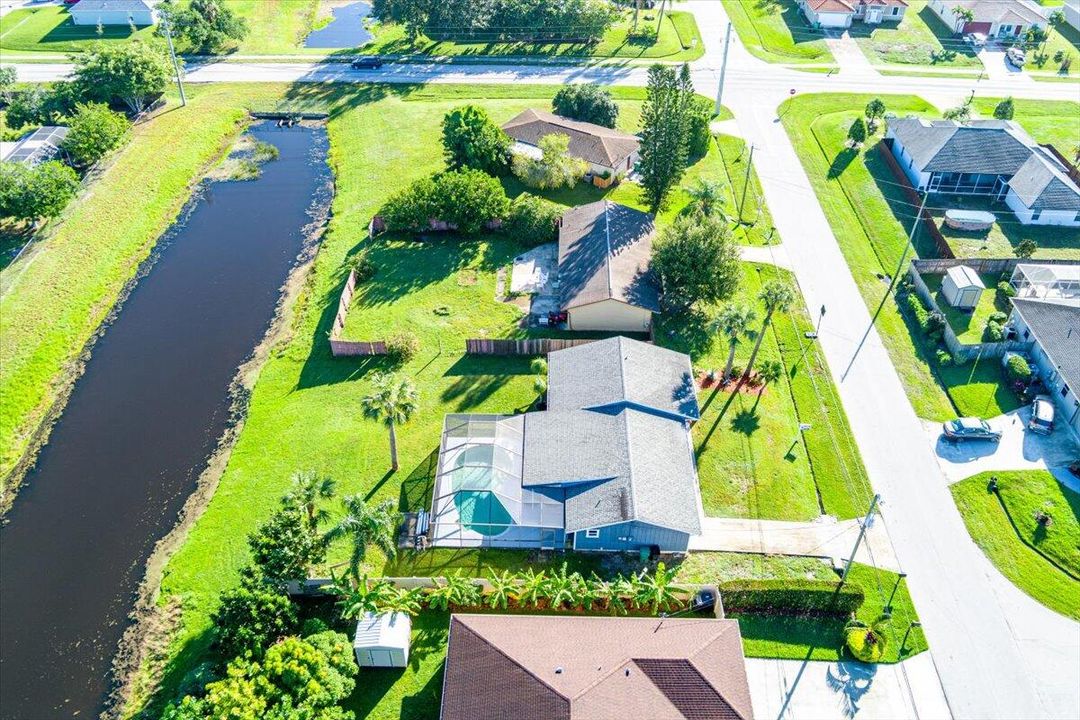 For Sale: $349,999 (3 beds, 2 baths, 1427 Square Feet)